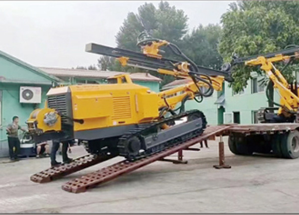 光伏打樁機